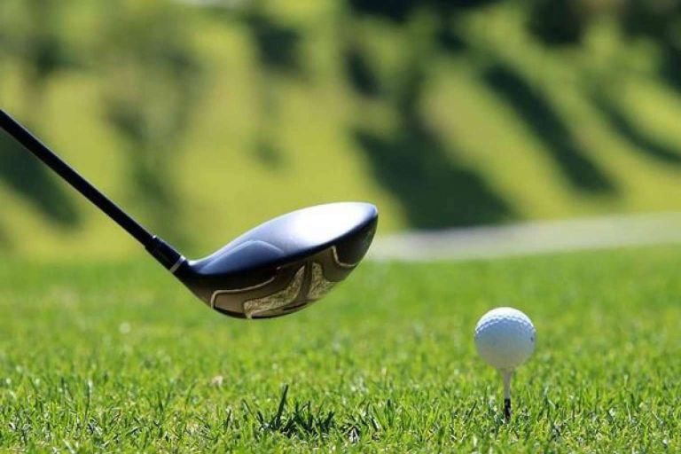 AtmGolfStore permite comprar accesorios y palos de golf - corporate.es