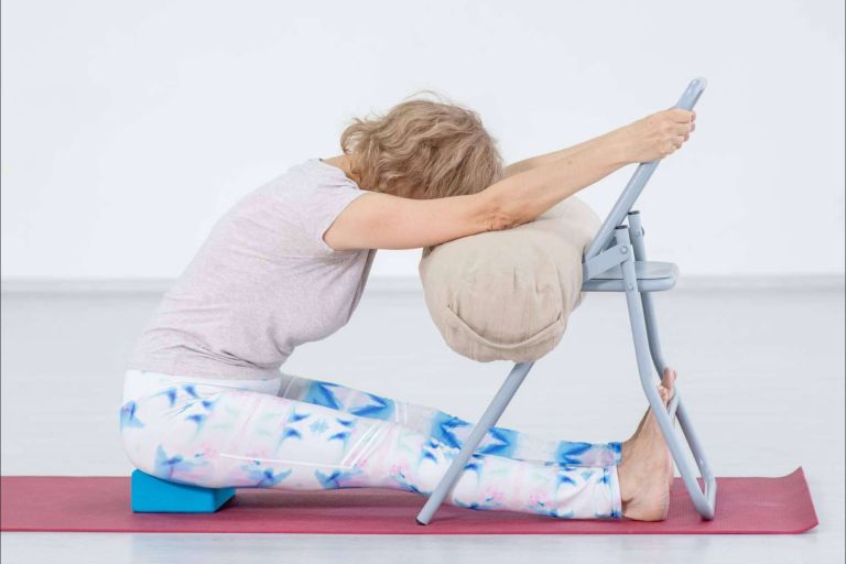Cómo gestionar el dolor crónico con el yoga terapéutico, con el Método Shakandi - corporate.es