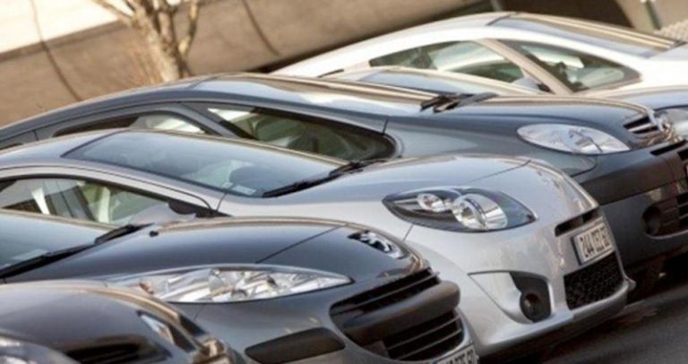 Las matriculaciones de vehículos caen un 5’4% en 2022, con 813.396 unidades vendidas - corporate.es