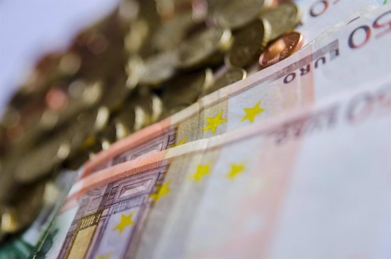 Los salarios de convenio cierran 2022 con un alza del 2,78% - corporate.es