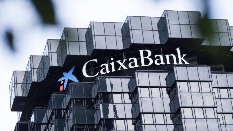 CaixaBank gana 2.457 millones hasta septiembre - corporate.es