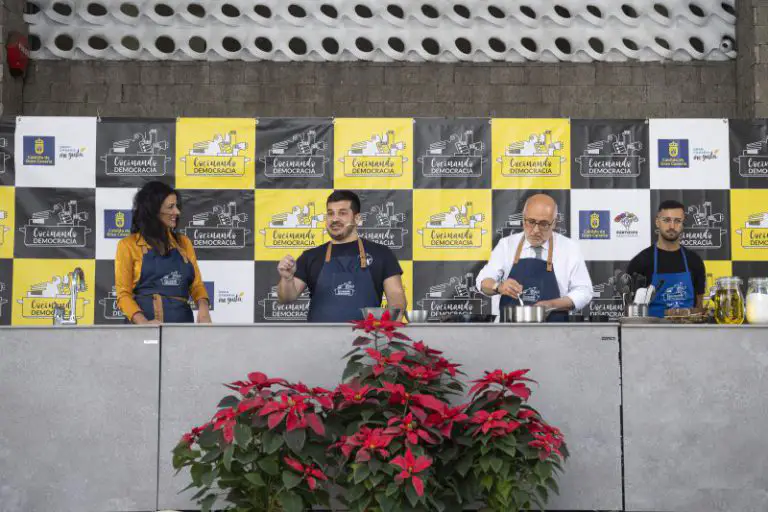 'Cocinando Democracia' impregna de reflexiones y aromas el Mercado Central - corporate.es
