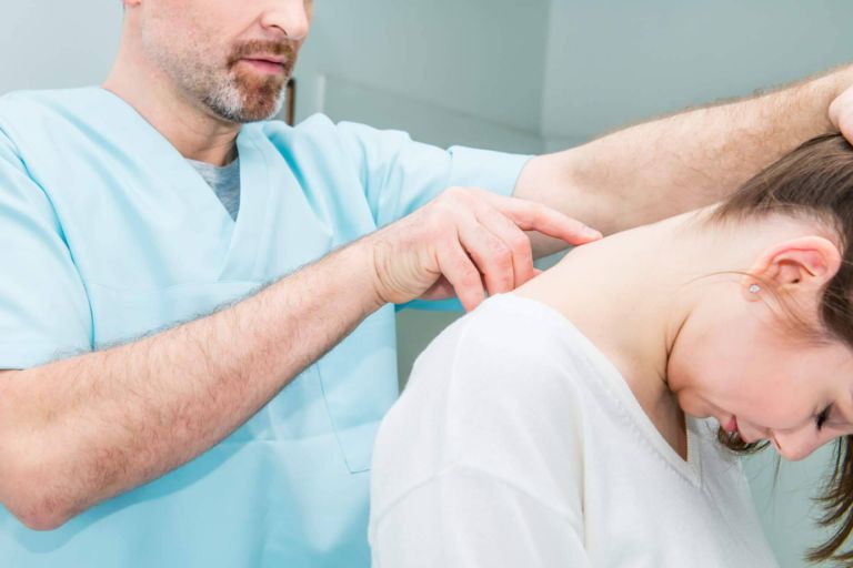 ¿Cómo funciona la rizólisis por radiofrecuencia para tratar el dolor lumbar y cervical? - corporate.es