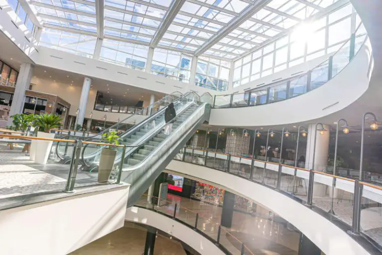 El C.C. La Farga sortea 2.000 euros para gastar en 2 horas - corporate.es