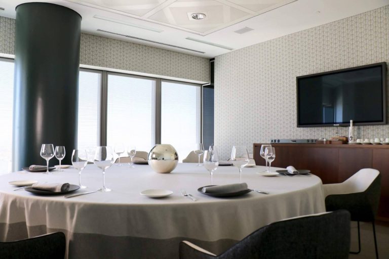 ÉLKAR, el restaurante situado a 160 m de altura cumple un año - corporate.es