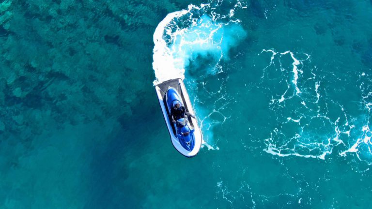 elsegurodemibarco.com explica todo lo que hay que saber sobre el seguro para motos de agua - corporate.es