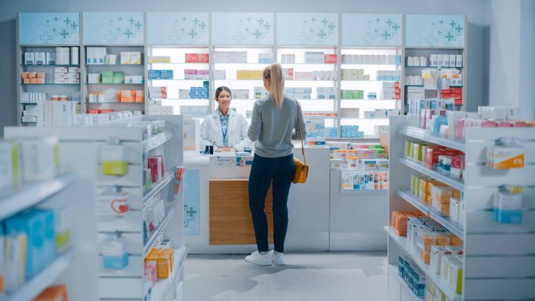 Farmacias de Guardia da a conocer la disponibilidad de farmacias de guardia en Madrid y A Coruña - corporate.es