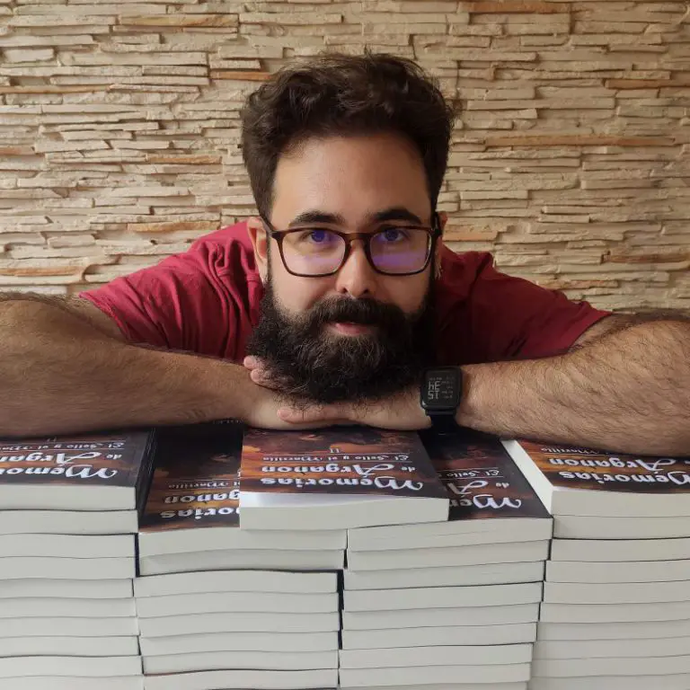 Historias Conectadas: Pablo F. Iglesias vuelve a la ficción distópica para mentes inquietas - corporate.es