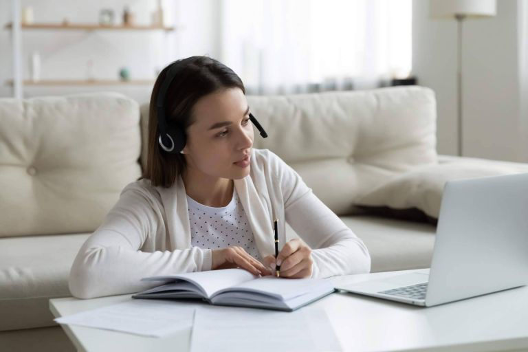 La academia online Aula del Éxito ofrece un pack para la transformación digital, La Magia de Internet - corporate.es