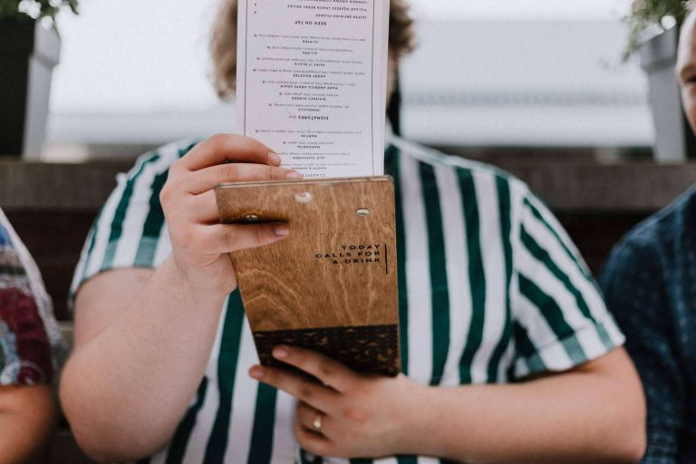La importancia de renovar el menú de un restaurante, por Oh My Business - corporate.es