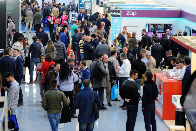 La inauguración de la Feria Tecnológica 2022 de Acutel con la presencia de todas las administraciones públicas en una primera jornada en la que se registraron casi dos mil visitantes - corporate.es