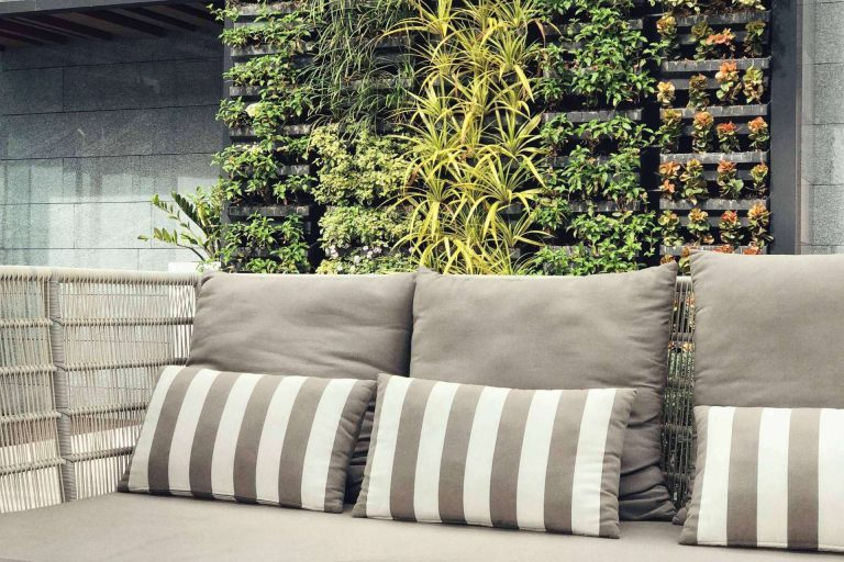 Las ofertas del Black Friday 2022 en césped artificial y jardín vertical de JardinVertical.es - corporate.es
