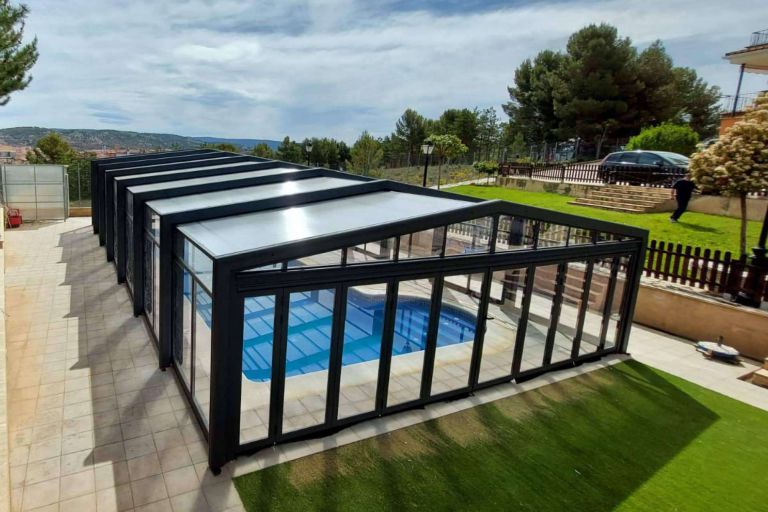 Las ventajas de colocar cubiertas de piscina con COVERTTO - corporate.es