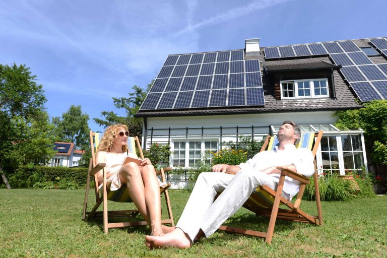 Los beneficios de tener la orientación adecuada de las placas solares - corporate.es