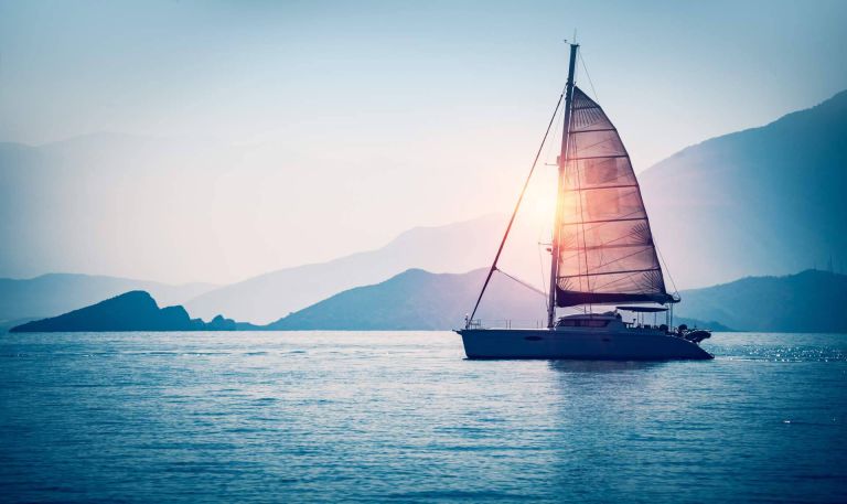 Navega y Comparte cuenta con diferentes opciones de salidas en velero - corporate.es