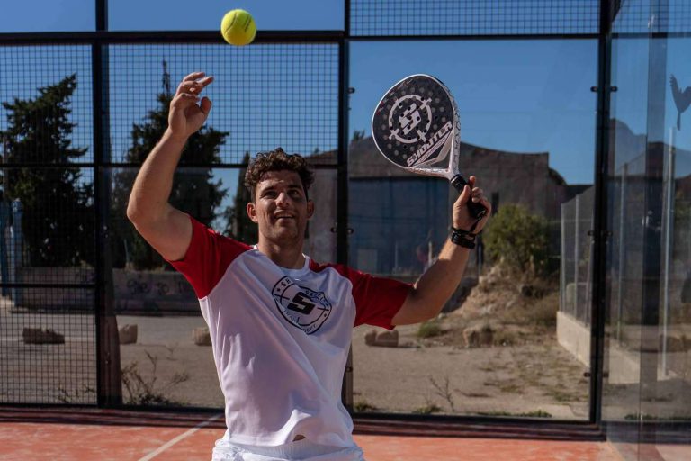 Palas de pádel profesionales con un proceso de fabricación único que permite personalizar cada pala, de la mano de SHOOTER PADEL - corporate.es
