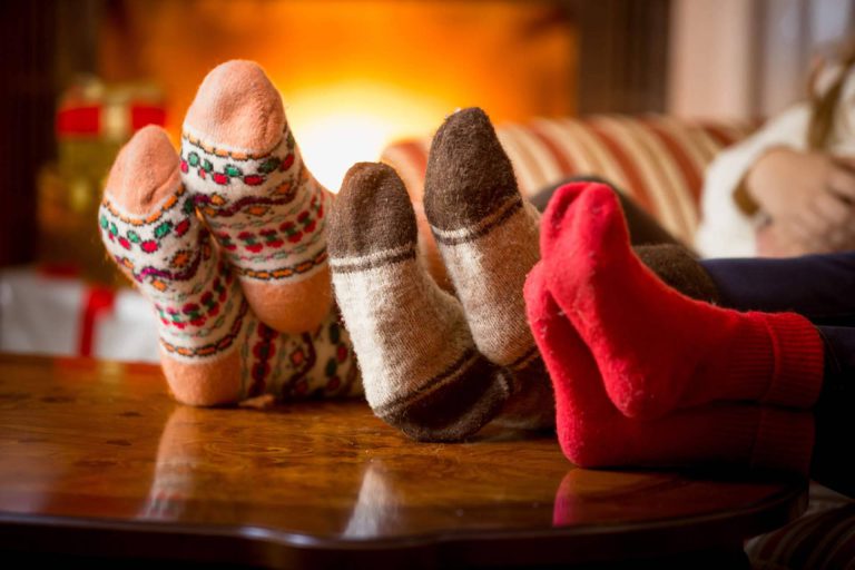 Para los amigos invisibles, los calcetines divertidos triunfan como regalo estrella - corporate.es