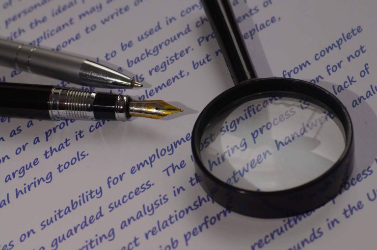 ¿Qué diferencias hay entre el pericial grafológico y el pericial caligráfico? - corporate.es