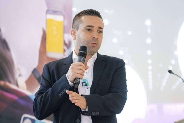 Roberto Peña, el CEO detrás de Sintoniza La Frecuencia - corporate.es