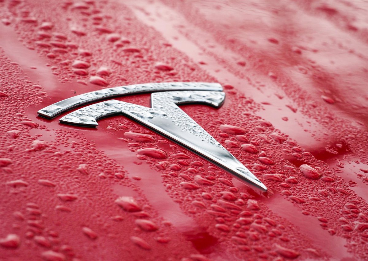 Tesla lanza Cybercap, primer prototipo de su taxi sin conductor - Corporate